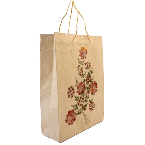 große Geschenktüte aus  Büttenpapier / Papier Antemoro mit Henkel aus Raffia – Bild 3