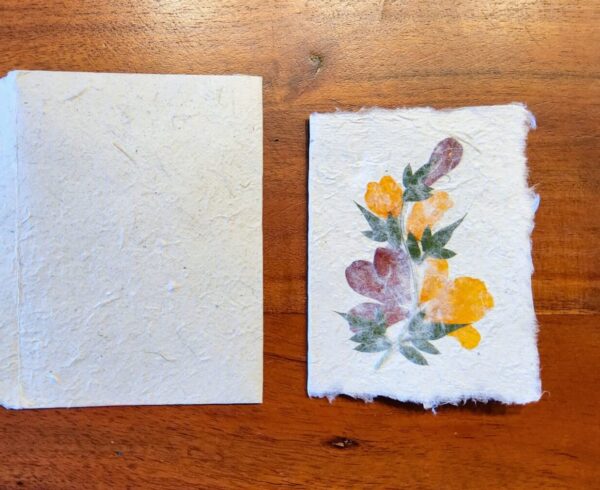 Karte mit Umschlag aus Büttenpapier / Papier Antemoro