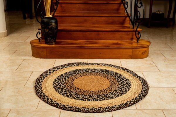 runder Teppich aus Raffia in Handarbeit geflochten, reine Naturfasern, Bast Teppich, 120cm Durchmesser, verschiedene Motive - Schwarz Braun Beige