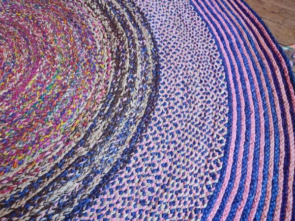 runder Teppich aus Raffia in Handarbeit geflochten, reine Naturfasern, Bast Teppich, 200 cm Durchmesser, Violett – Bild 3
