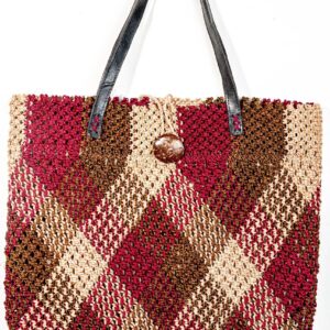 handgehäkelte Sisaltasche mit Markame-Elementen und Lederhenkel - Karo